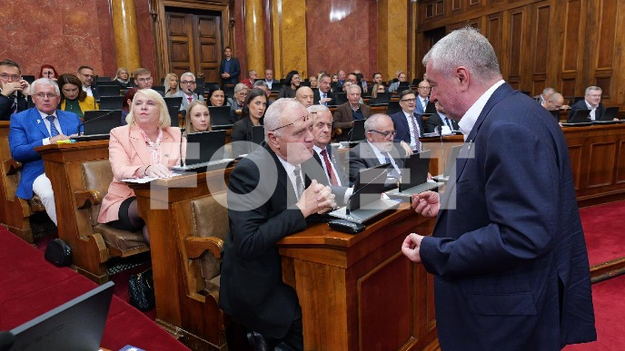 Na početku poslanička pitanja